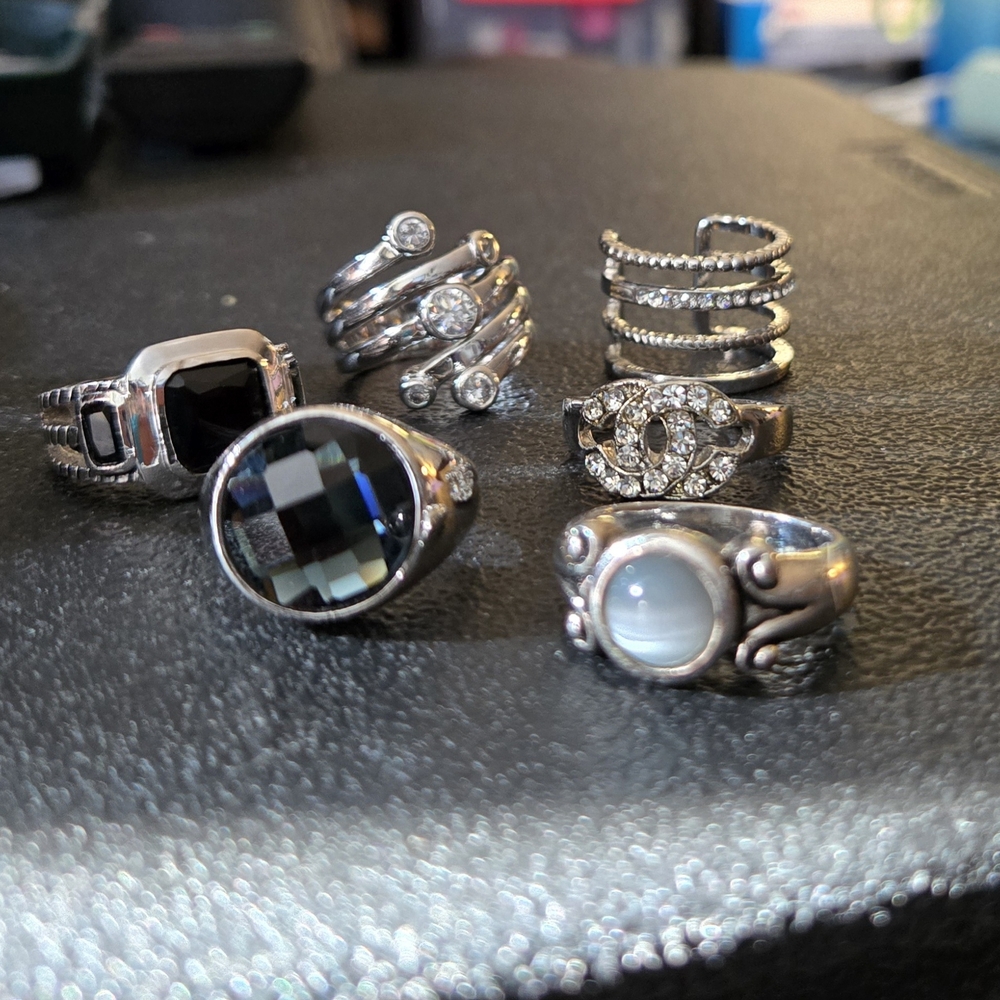 Elegant Silver and Black Women's Ring Set